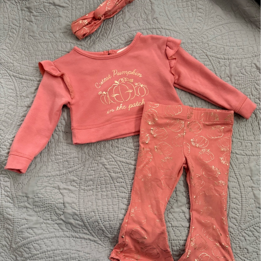 btween Fall Outfit with Gold Pumpkins